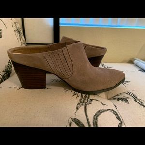 Bella Vita Clogs 8.5W